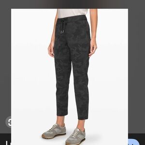 Lululemon Athletica Black Camo ON THE FLY LUXTREME 2 pants